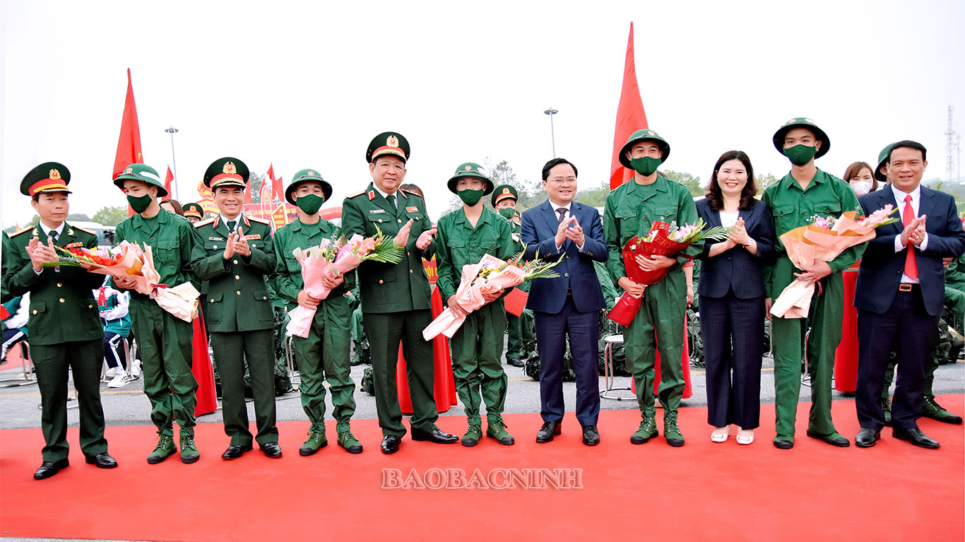 Bắc Ninh tổ chức Lễ giao, nhận quân năm 2023 trang trọng, đủ chỉ tiêu